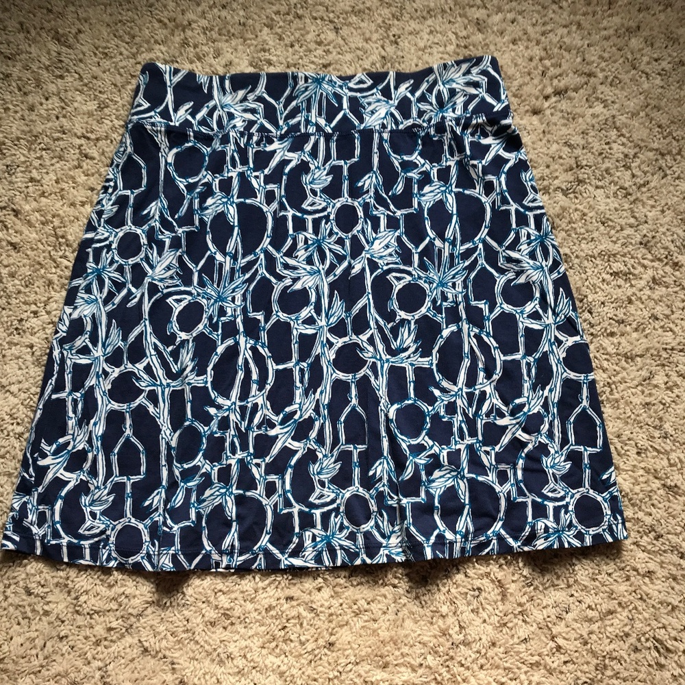 Lilly Pulitzer Blue  and white pull on skirt. Size medium